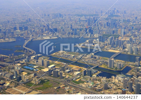 Cityscape of central Tokyo (Rainbow Bridge, Imperial Palace, photographed from an aircraft) Cityscape of central Tokyo (Rainbow Bridge, Imperial Palace, photographed from an aircraft) 140644237