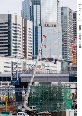 The elevated railway and redevelopment construction site in front of Takanawa Gateway Station. The elevated railway and redevelopment construction site in front of Takanawa Gateway Station. 140645571