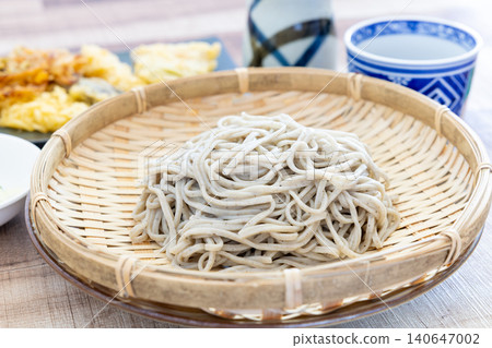 美味的蕎麥麵和天婦羅 美味的蕎麥麵和天婦羅 140647002