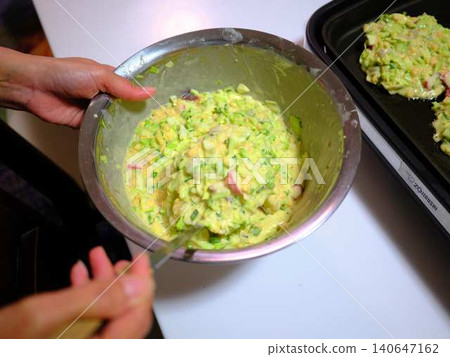 Okonomiyaki cooking kitchen Okonomiyaki cooking kitchen 140647162