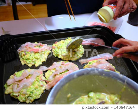Okonomiyaki cooking kitchen Okonomiyaki cooking kitchen 140647164