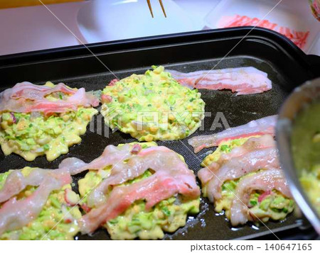 Okonomiyaki cooking kitchen Okonomiyaki cooking kitchen 140647165