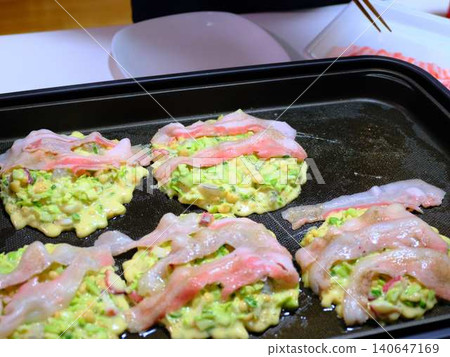 Okonomiyaki cooking kitchen Okonomiyaki cooking kitchen 140647169