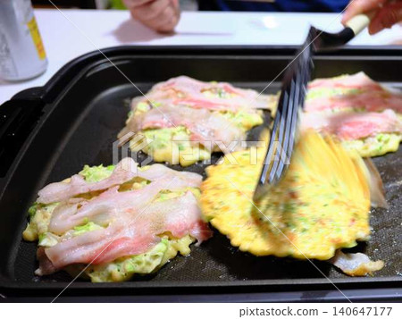 Okonomiyaki cooking kitchen Okonomiyaki cooking kitchen 140647177