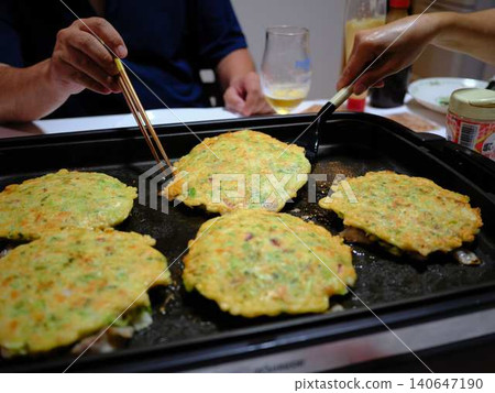 Okonomiyaki cooking kitchen Okonomiyaki cooking kitchen 140647190