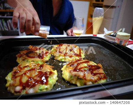 Okonomiyaki cooking kitchen Okonomiyaki cooking kitchen 140647208