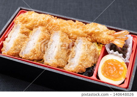 美味炸蝦豬排便當盒 美味炸蝦豬排便當盒 140648026