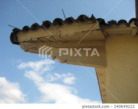 The design of the eaves of Spanish tiles in the city of Cusco The design of the eaves of Spanish tiles in the city of Cusco 140649222