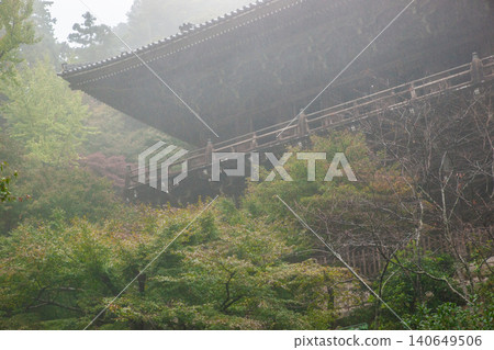 西邊是比叡山，松社山上的圓教寺（兵庫縣） 140649506