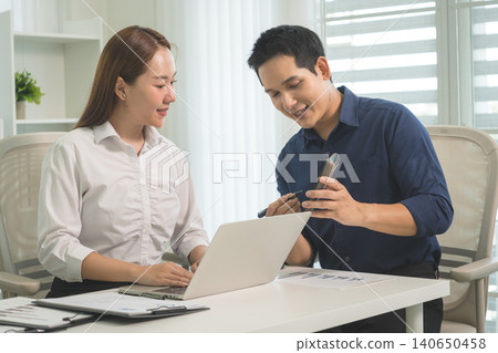 Professional Mentoring and Knowledge Sharing in Modern Office 140650458