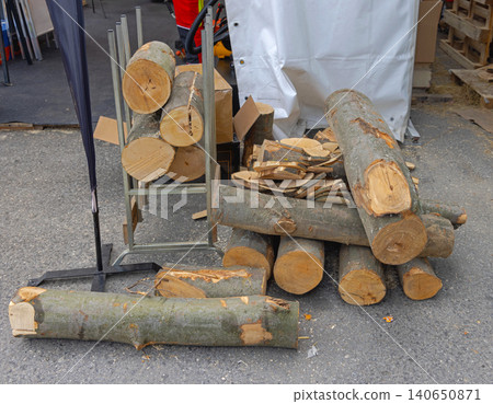 Cutting Rack Firewood Logs Cutting Rack Firewood Logs 140650871