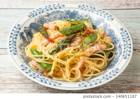蘆筍peperoncino 蘆筍peperoncino 140651187