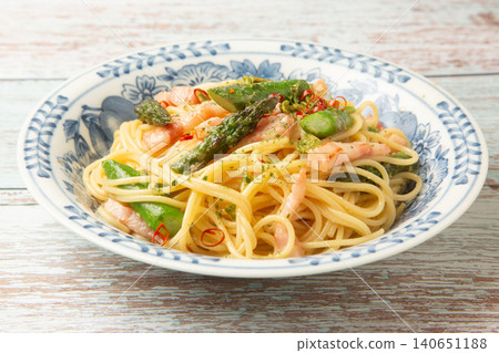 蘆筍peperoncino 140651188