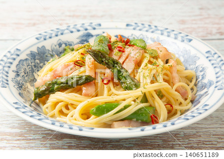 蘆筍peperoncino 蘆筍peperoncino 140651189