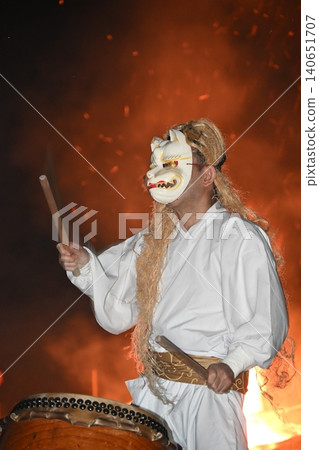 Nasu Sacred Fire Festival: White-faced, golden-haired nine-tailed fox drum performance, Tochigi Prefecture Nasu Sacred Fire Festival: White-faced, golden-haired nine-tailed fox drum performance, Tochigi Prefecture 140651707