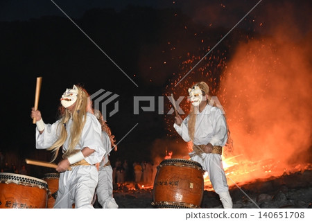 那須聖火祭:白臉金髮九尾狐狸鼓表演,栃木縣 那須聖火祭:白臉金髮九尾狐狸鼓表演,栃木縣 140651708