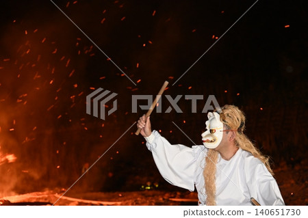 那須聖火祭:白臉金髮九尾狐狸鼓表演,栃木縣 那須聖火祭:白臉金髮九尾狐狸鼓表演,栃木縣 140651730