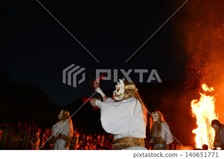 Nasu Sacred Fire Festival: White-faced, golden-haired nine-tailed fox drum performance, Tochigi Prefecture Nasu Sacred Fire Festival: White-faced, golden-haired nine-tailed fox drum performance, Tochigi Prefecture 140651771