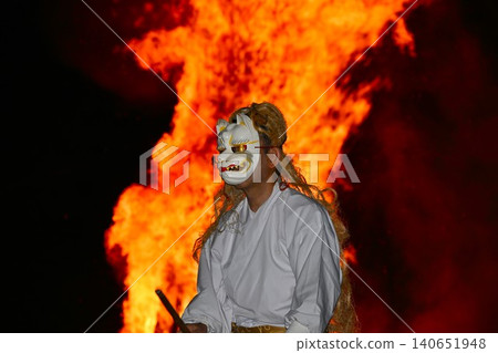 Nasu Sacred Fire Festival: White-faced, golden-haired nine-tailed fox drum performance, Tochigi Prefecture Nasu Sacred Fire Festival: White-faced, golden-haired nine-tailed fox drum performance, Tochigi Prefecture 140651948
