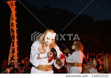 那須聖火祭:白臉金髮九尾狐狸鼓表演,栃木縣 那須聖火祭:白臉金髮九尾狐狸鼓表演,栃木縣 140652010