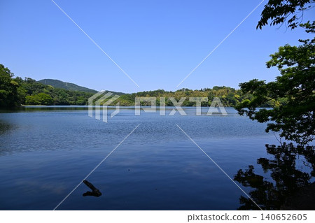 靜岡縣綠意盎然的伊佩基湖 靜岡縣綠意盎然的伊佩基湖 140652605