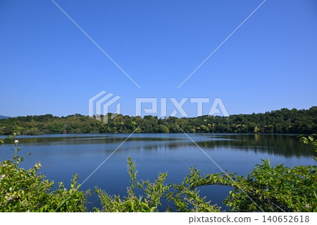 Lake Ippeki in the fresh greenery of Shizuoka Lake Ippeki in the fresh greenery of Shizuoka 140652618
