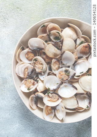 vongole clams, with spices and white wine, top view, no people, vongole clams, with spices and white wine, top view, no people, 140654128