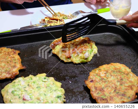 Okonomiyaki cooking kitchen Okonomiyaki cooking kitchen 140655226