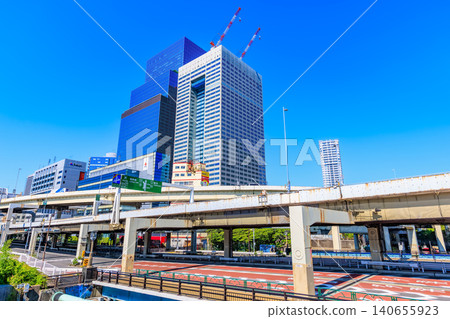 Urban landscape near Hamazakibashi intersection in Minato Ward, Tokyo. 140655923