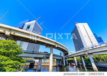 Urban landscape near Hamazakibashi intersection in Minato Ward, Tokyo. 140655931