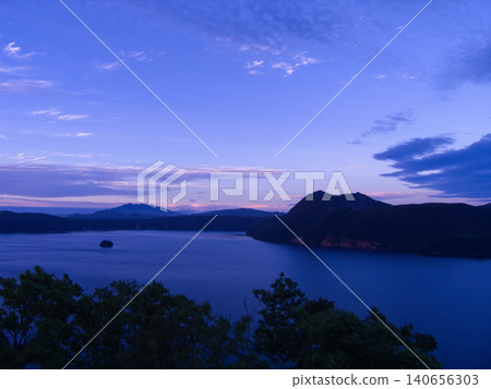 瑪舒湖寧靜的暮色 瑪舒湖寧靜的暮色 140656303