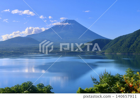本棲湖、富士山、本棲湖展望公園(山梨縣富士河口湖町) 本棲湖、富士山、本棲湖展望公園(山梨縣富士河口湖町) 140657911