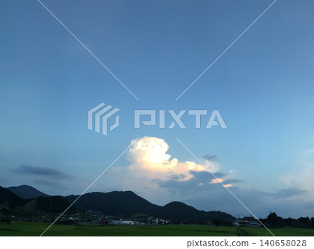 一座雲在山上 一座雲在山上 140658028