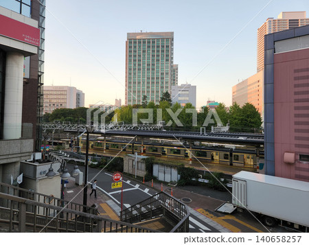 津田沼，2022年10月清晨 140658257