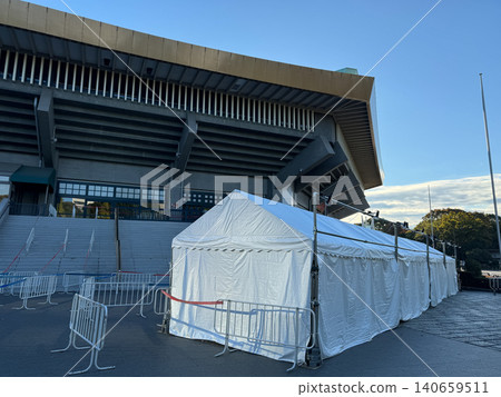 日本武道館演唱會週邊商品銷售區 日本武道館演唱會週邊商品銷售區 140659511