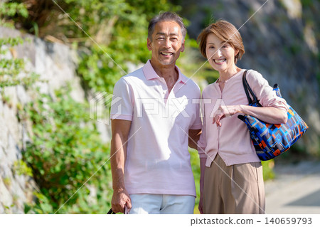 Senior couple who enjoy travel Senior couple who enjoy travel 140659793