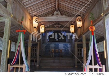 若姬神社內部宏偉壯麗。 若姬神社內部宏偉壯麗。 140660929