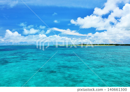 沖繩宮古島藍天和海景 140661300