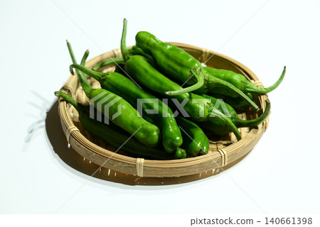 Shishito peppers 140661398