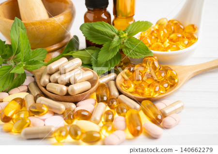 Fish oil vitamin with EPA and DHA,Alternative medicine herbal organic capsule with vitamin E omega 3. Fish oil vitamin with EPA and DHA,Alternative medicine herbal organic capsule with vitamin E omega 3. 140662279