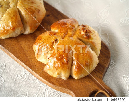 Walnut bread Walnut bread 140662591