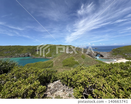 小笠原群島南島上的荻池和鮫池 小笠原群島南島上的荻池和鮫池 140663741