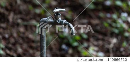 outdoor water faucet 140666710