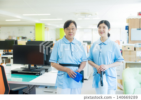 Office cleaner Office cleaner 140669289