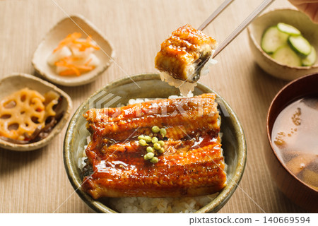 A meal on the Day of the Ox during the summer, featuring eel. A meal on the Day of the Ox during the summer, featuring eel. 140669594