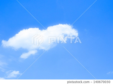 A simple landscape of a refreshing blue sky and white clouds A simple landscape of a refreshing blue sky and white clouds 140670030