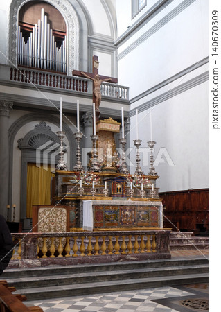 High altar in the Basilica di San Lorenzo in Florence, Italy High altar in the Basilica di San Lorenzo in Florence, Italy 140670309