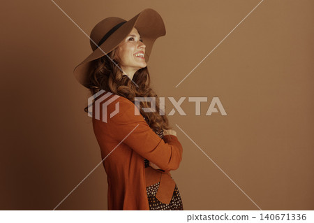Confident Woman in Autumn Fashion Portrait Confident Woman in Autumn Fashion Portrait 140671336