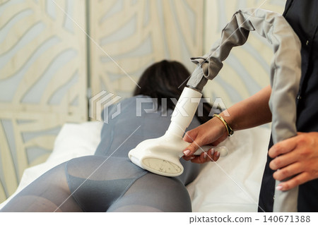 Body Sculpting Procedure With LPG Massage Equipment Body Sculpting Procedure With LPG Massage Equipment 140671388