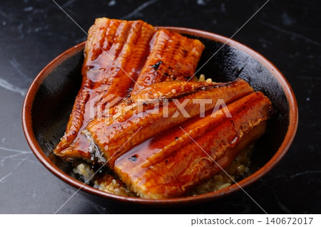 美味的鰻魚蓋飯日料理 美味的鰻魚蓋飯日料理 140672017
